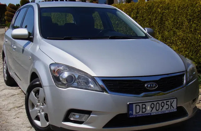 kia ceed wałbrzych Kia Ceed cena 19777 przebieg: 195000, rok produkcji 2010 z Wałbrzych